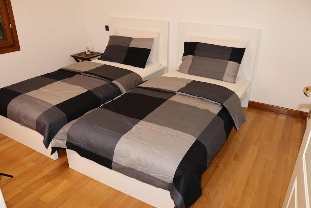 Appartement Dans Un Terrain De Golf, 5 Min De La Mer En Voiture, Parking Gratuit โกโกเลโต ภายนอก รูปภาพ