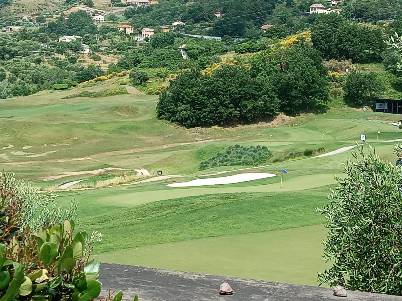 Appartement Dans Un Terrain De Golf, 5 Min De La Mer En Voiture, Parking Gratuit โกโกเลโต ภายนอก รูปภาพ